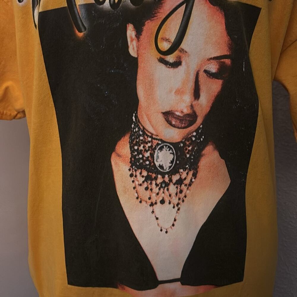 Aaliyah Yellow Short Sleeve Graphic Concert T-Shirt M/L Festival 90s Style Music
